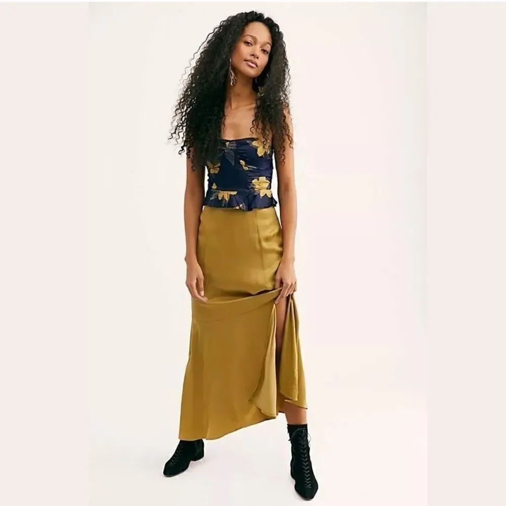 NEW FREE PEOPLE ON THE TOWN TOP & MIDI SKIRT SET